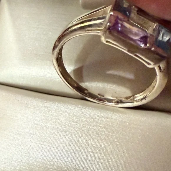 Elegant Purple and Silver Color Geometric Ring - Picture 3 of 3